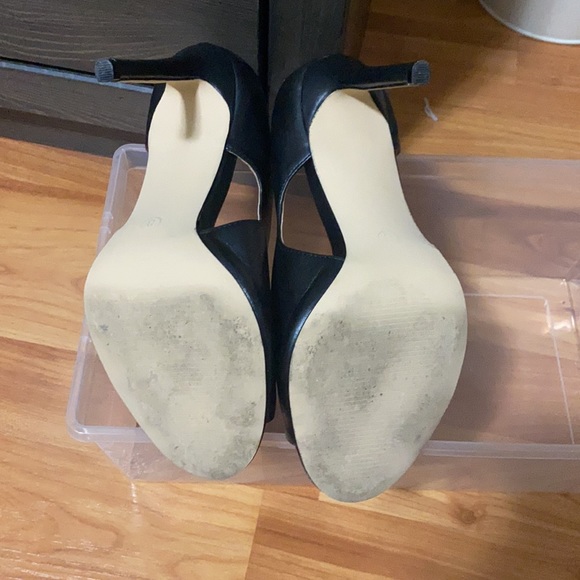 Heels - Picture 4 of 7